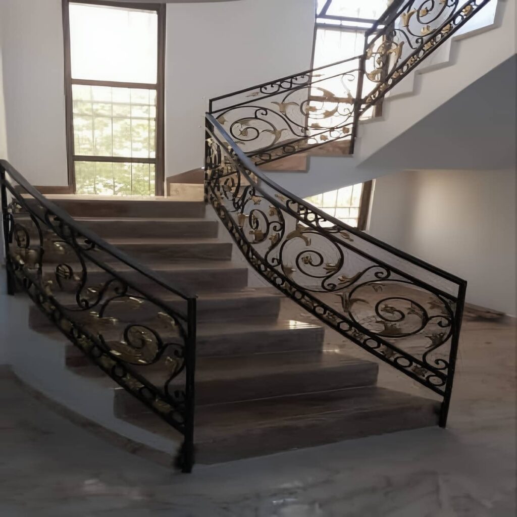 نرده فرفورژه بالکن با پوشش سطحی مناسب نرده فرفورژه بالکن با پوشش سطحی مناسب
