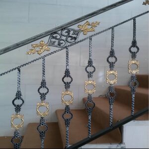 نرده فرفورژه بالکن طرح کلاسیک فلزی