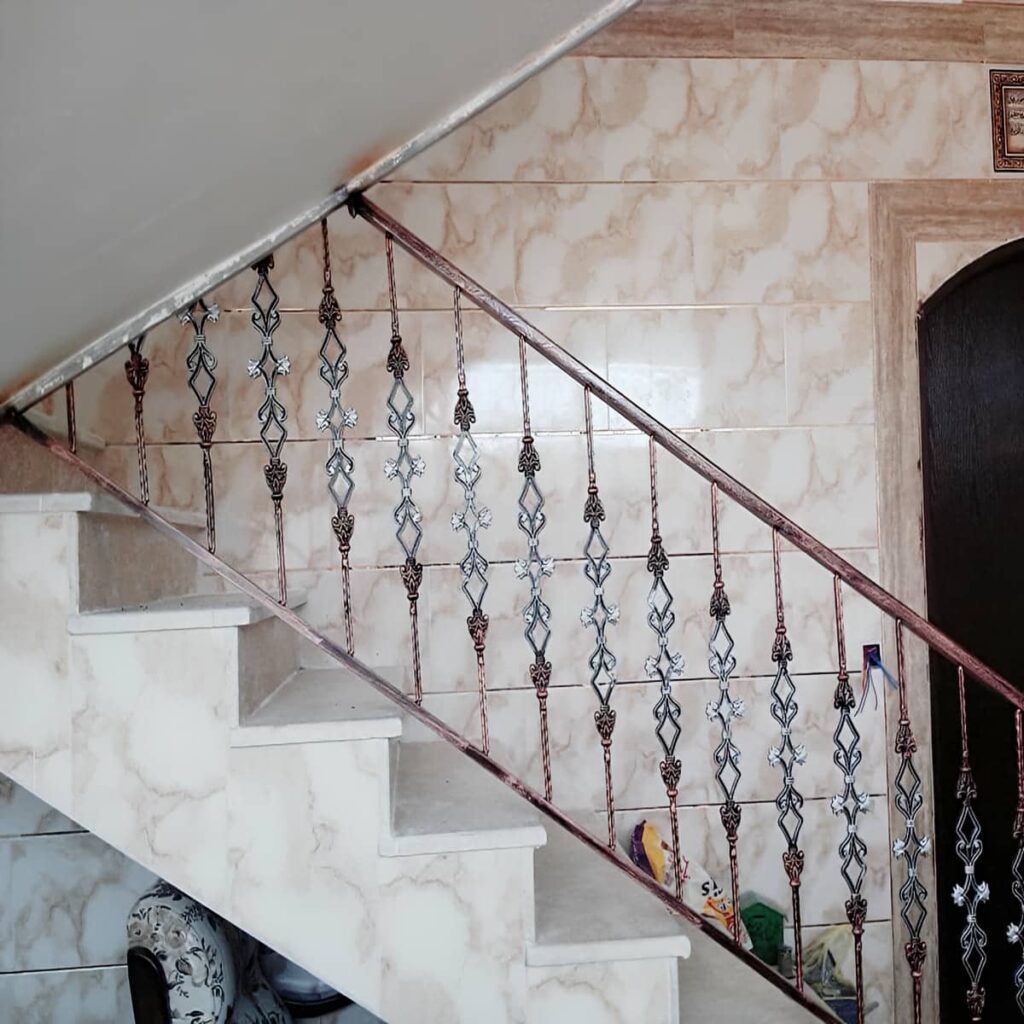 نرده فرفورژه راه پله با پوشش سطحی باکیفیت