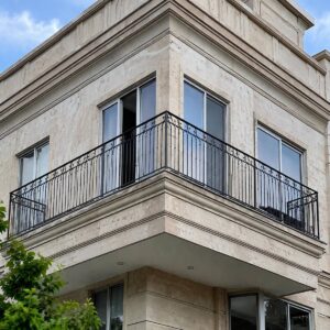 نرده مدرن بالکن با طراحی ساده و شیک