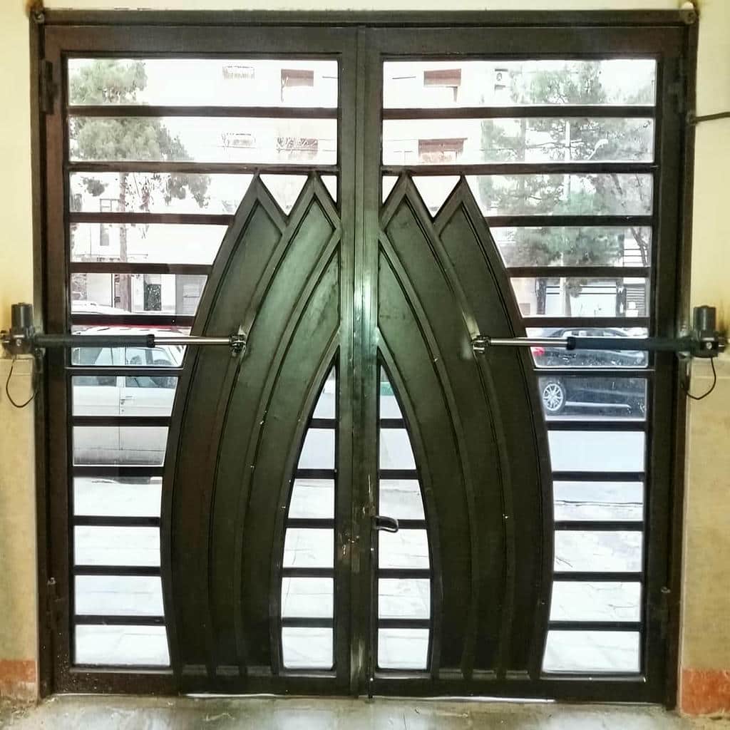 جک درب پارکینگ بازویی روی ورودی ویلایی بیرجند