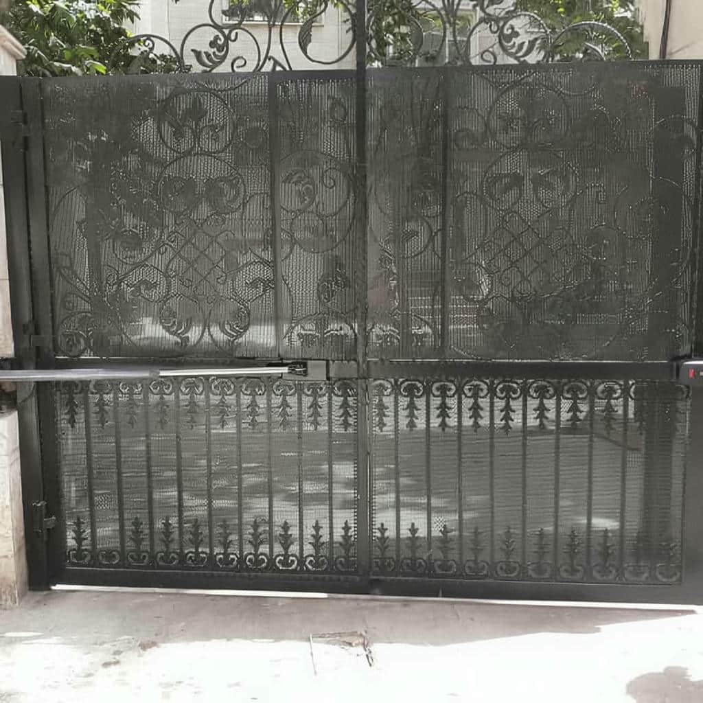 جک درب پارکینگ روی ورودی بزرگ کرمان
