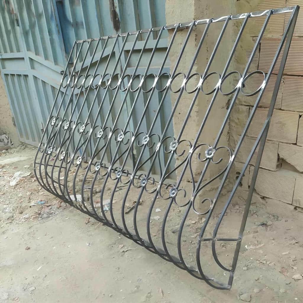 حفاظ پنجره سفارشی نمای آجری استان یزد حفاظ پنجره سفارشی نمای آجری استان یزد