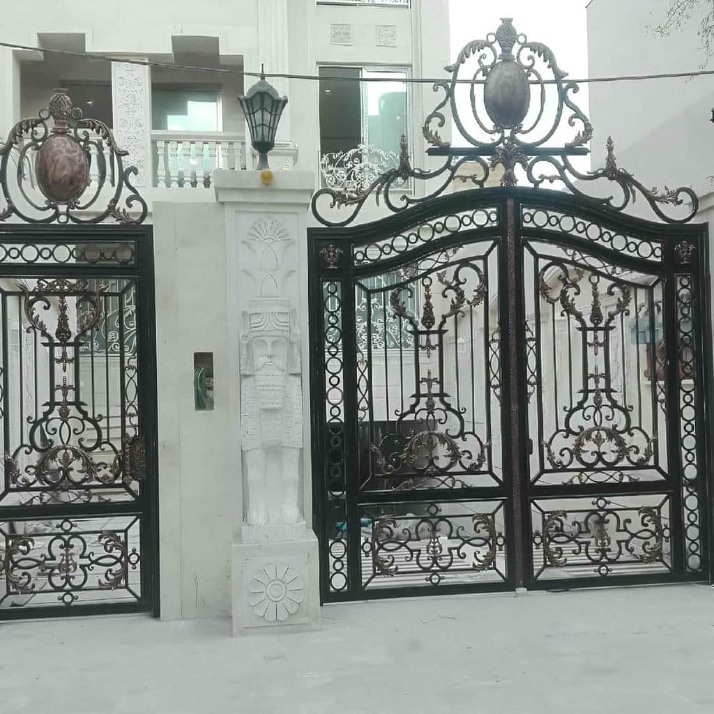 درب حیاط مشکی کم عرض در استان سیستان و بلوچستان