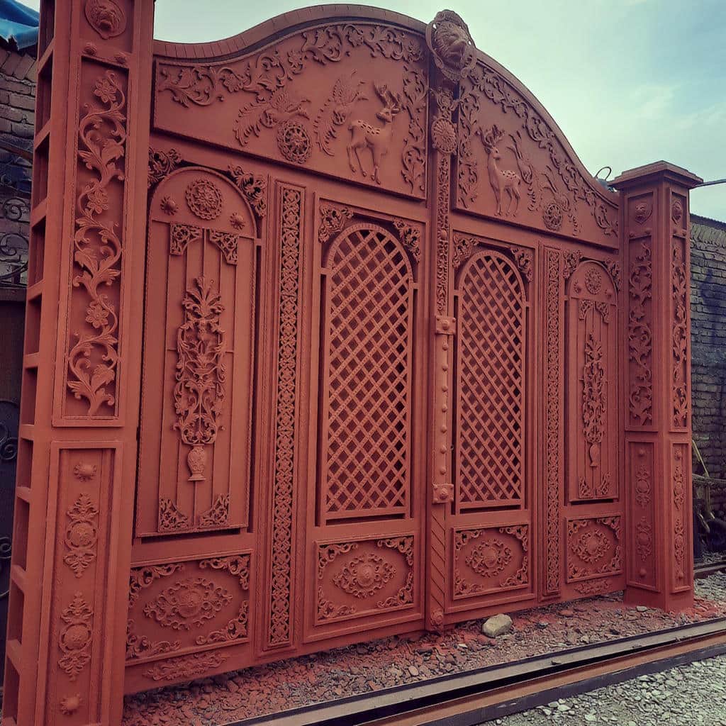 ورودی آهنی ساده مناسب ساختمان مسکونی