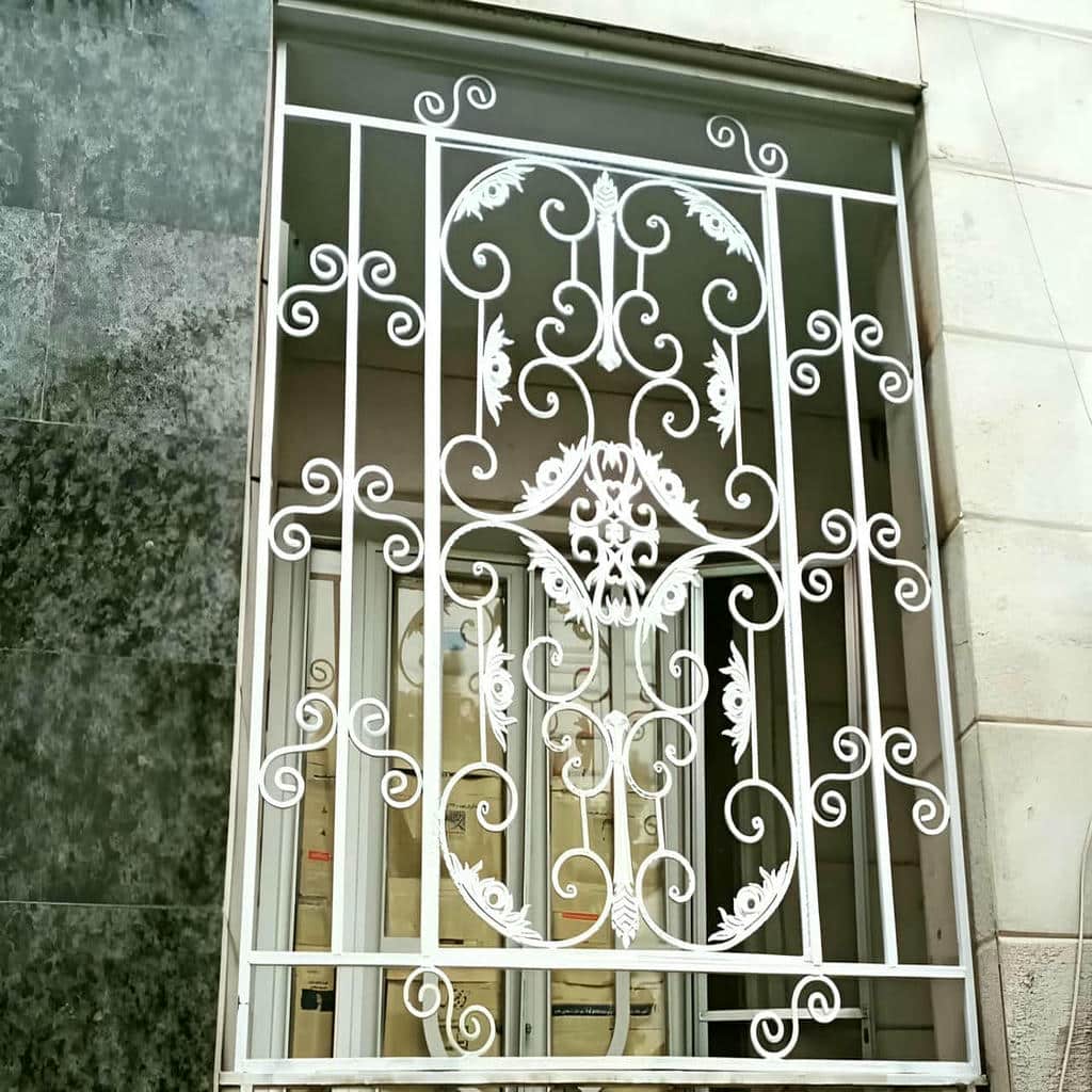 گارد پنجره سفید ساختمان مسکونی استان خراسان جنوبی