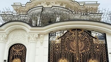 درب حیاط فلزی مشکی برای دهانه بزرگ در کرمان